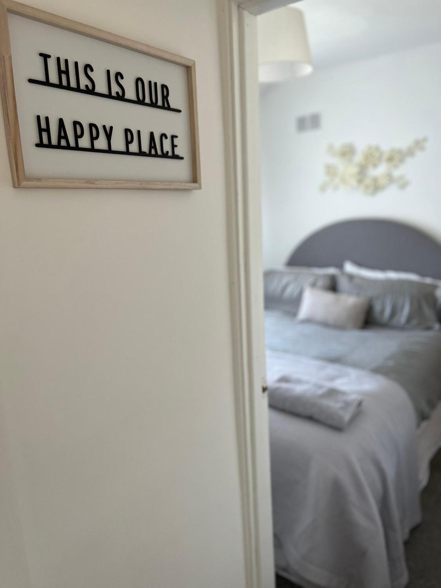 2 Bedroom House In Belfast With Garden Exterior foto